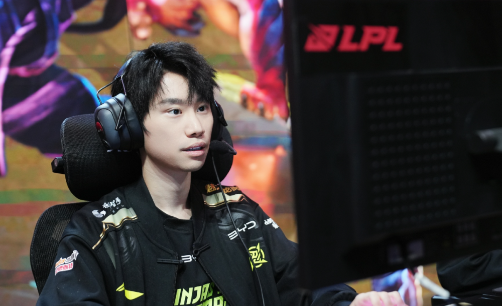 南宫娱乐-关于Rookie官方宣布出色发挥新规，FPX引发争议！比赛高潮迭起的信息