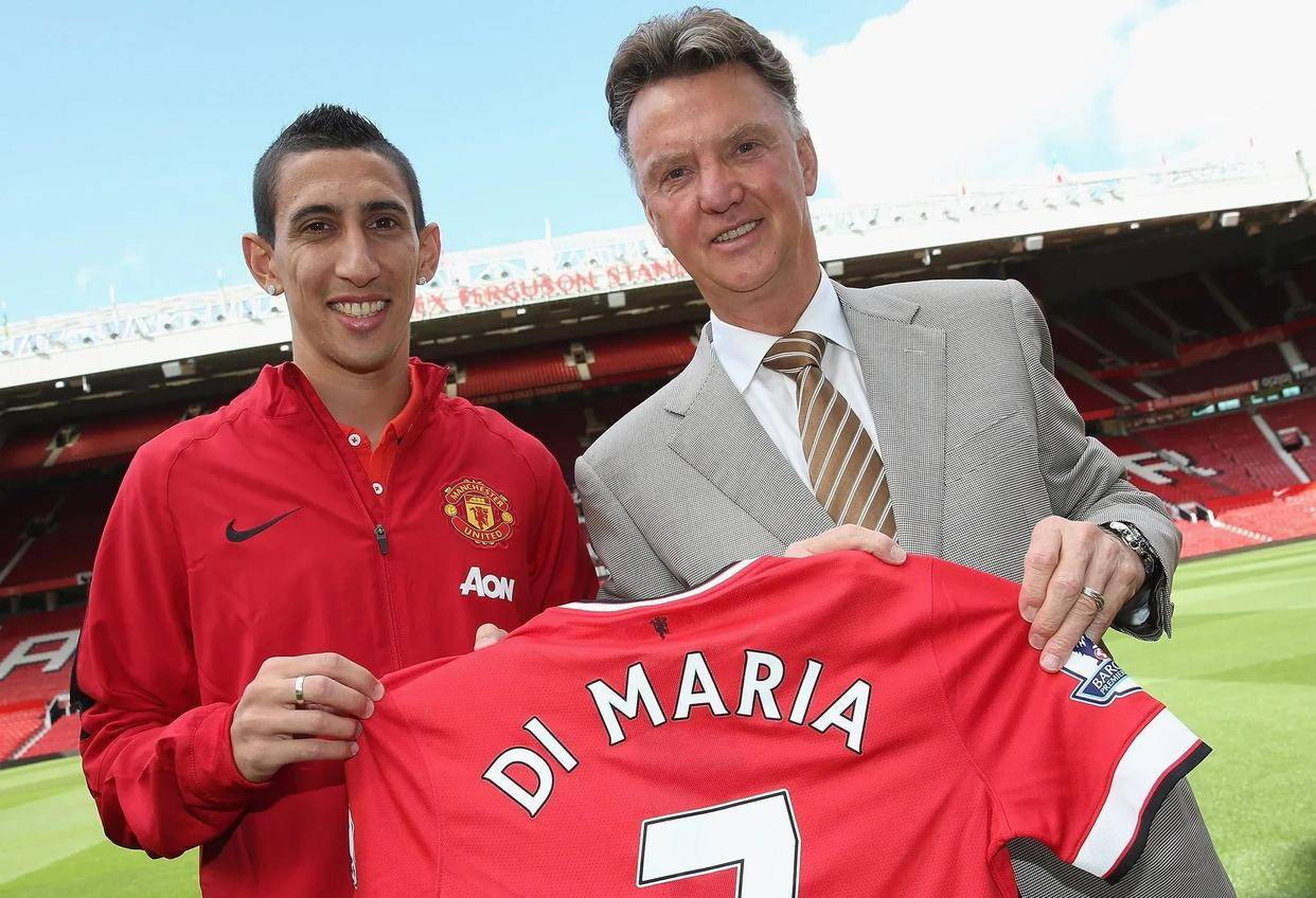 南宫28-集结日葡超焦点战；巴塞罗那完成临场应变；压力陡增；年轻球员获得机会(塞维利亚2比2巴塞罗那)