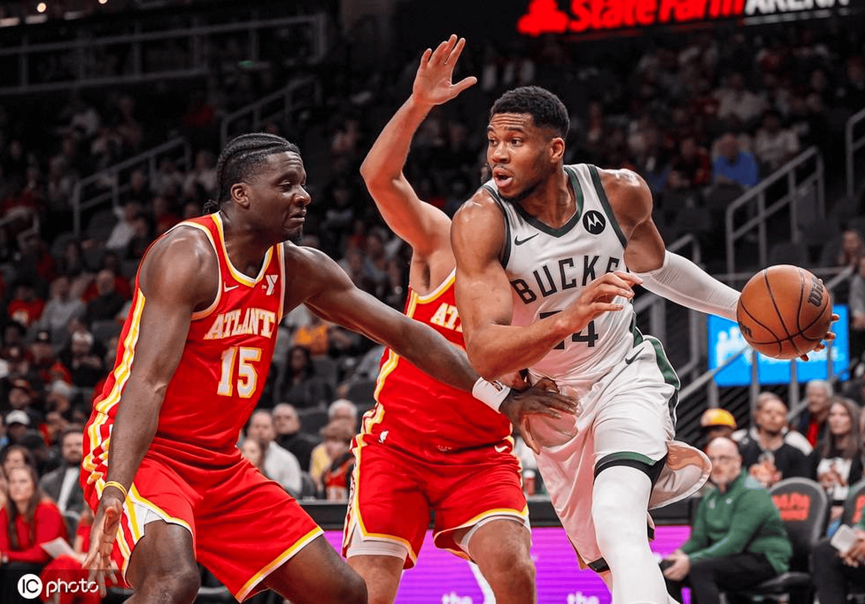 NG28-包含雄鹿不断突破！，蒂姆连续十二场比赛得分超过比赛局势复杂比赛高潮迭起的词条