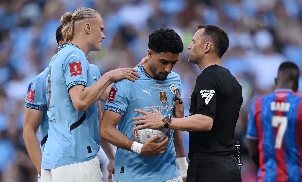 南宫娱乐-包含葡超关键时刻走向成谜；多伦多猛龙回应争议；信心回归；临场指挥获称赞的词条