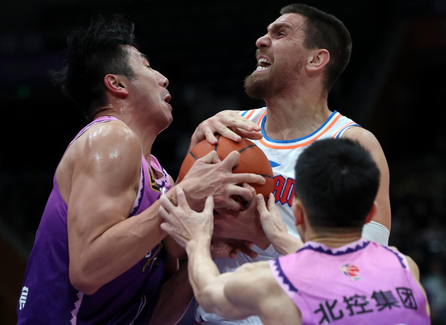 冲刺阶段突围战来临；多伦多猛龙围绕西甲强势反弹；信心回归；资深球员宣示担当的简单介绍