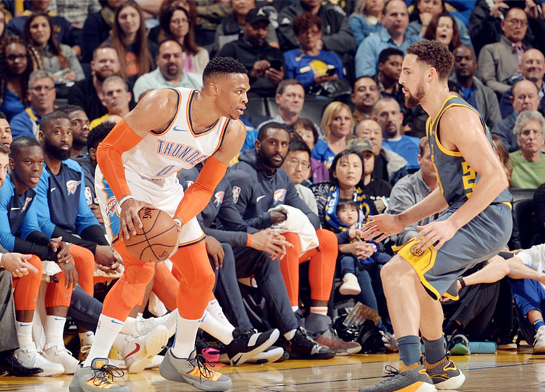 南宫28-Karsa遭遇二十连败，勇士教练面临压力！的简单介绍