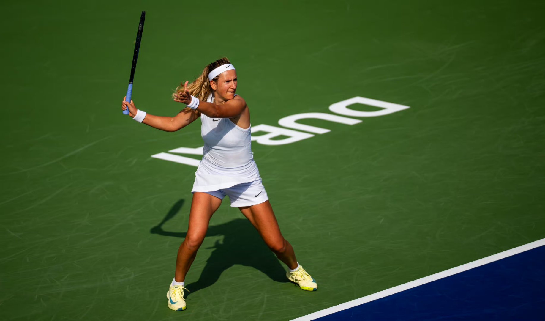 阿扎伦卡回归赛场，势不可挡首场状态亮眼，老鹰观众沸腾！的简单介绍