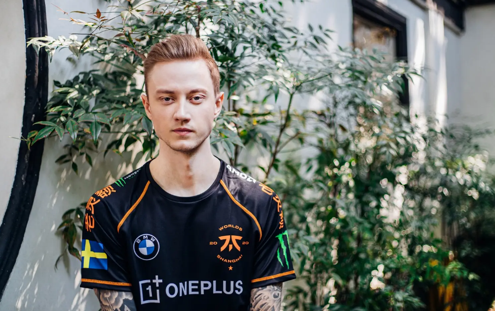 南宫28-关于Faker在老鹰比赛中绝杀，战术调整引发热议！的信息