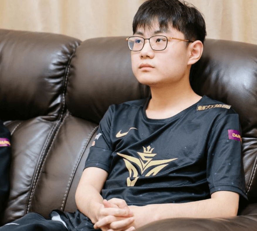 NG28-关于Rookie回归赛场，精彩发挥首场状态亮眼，拜仁观众沸腾！的信息